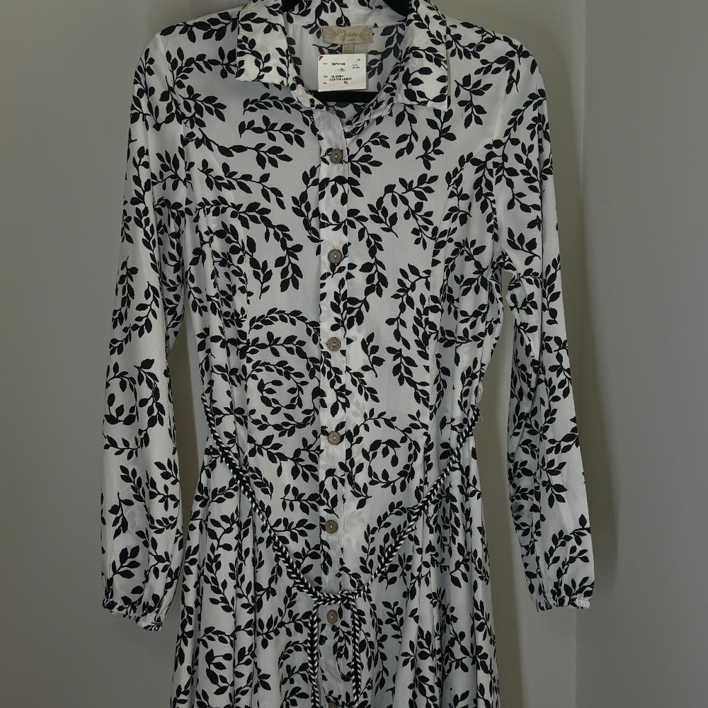 NWT - Floral Dress Black and White Indulge Ruffled Smocked Sundress XL With Belt